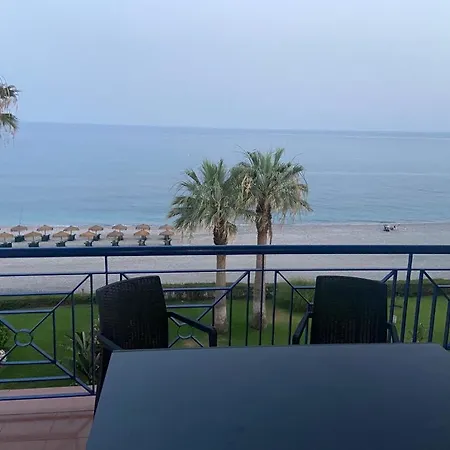 Apartamento Frontal Al Mar Penoncillo Apartment Malaga